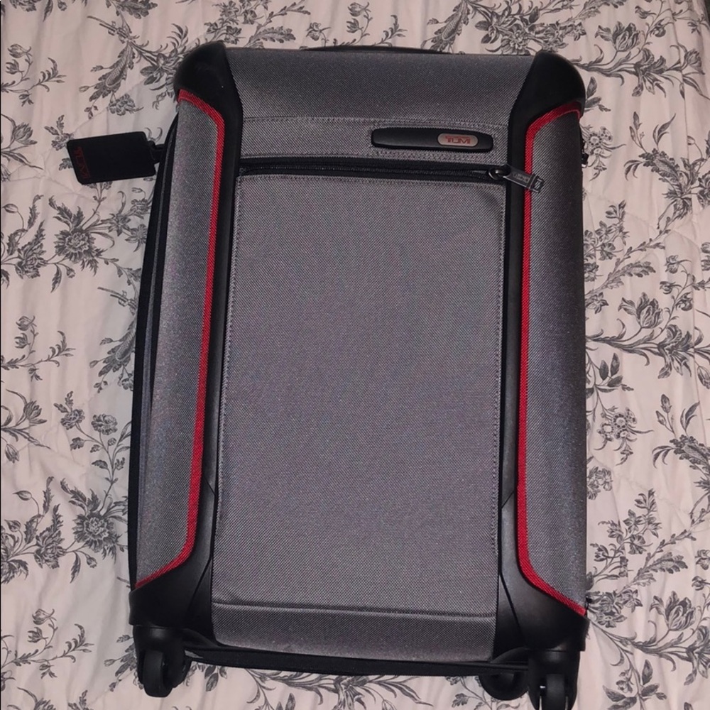 Tumi Lightweight 22" International Carry-On
